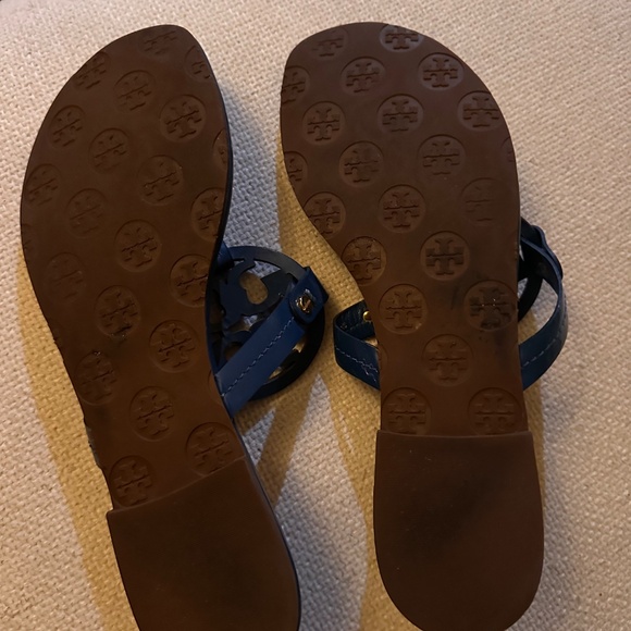 Tory Burch Women’s Miller Patent Sandals - Picture 2 of 4